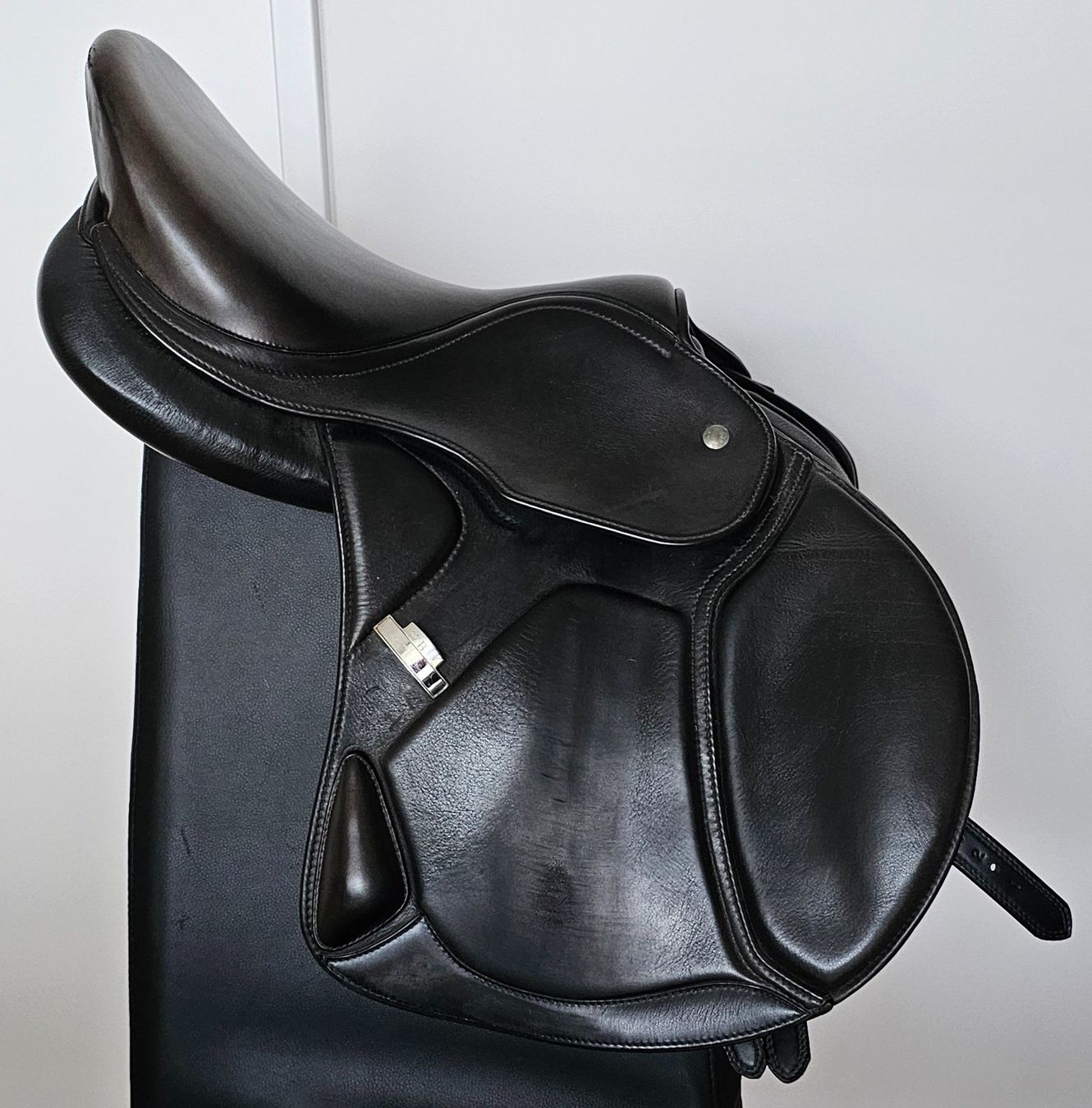 Selle & Accessori: Wunderschöner HBS Vielseitigkeitssattel schwarz 18" – Usato da Rupperswil venduto da KKPUNISH77 1