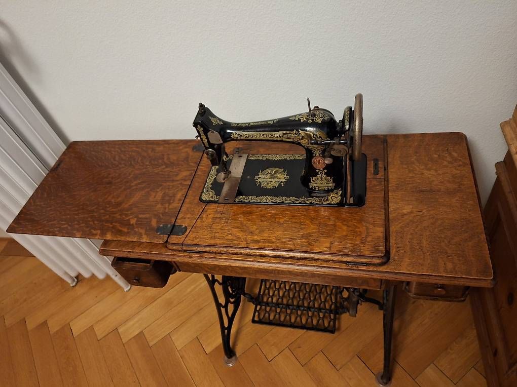 Macchine da cucire: Antike Singer Tret-Nähmaschine – Usato da Basel venduto da Margla 4