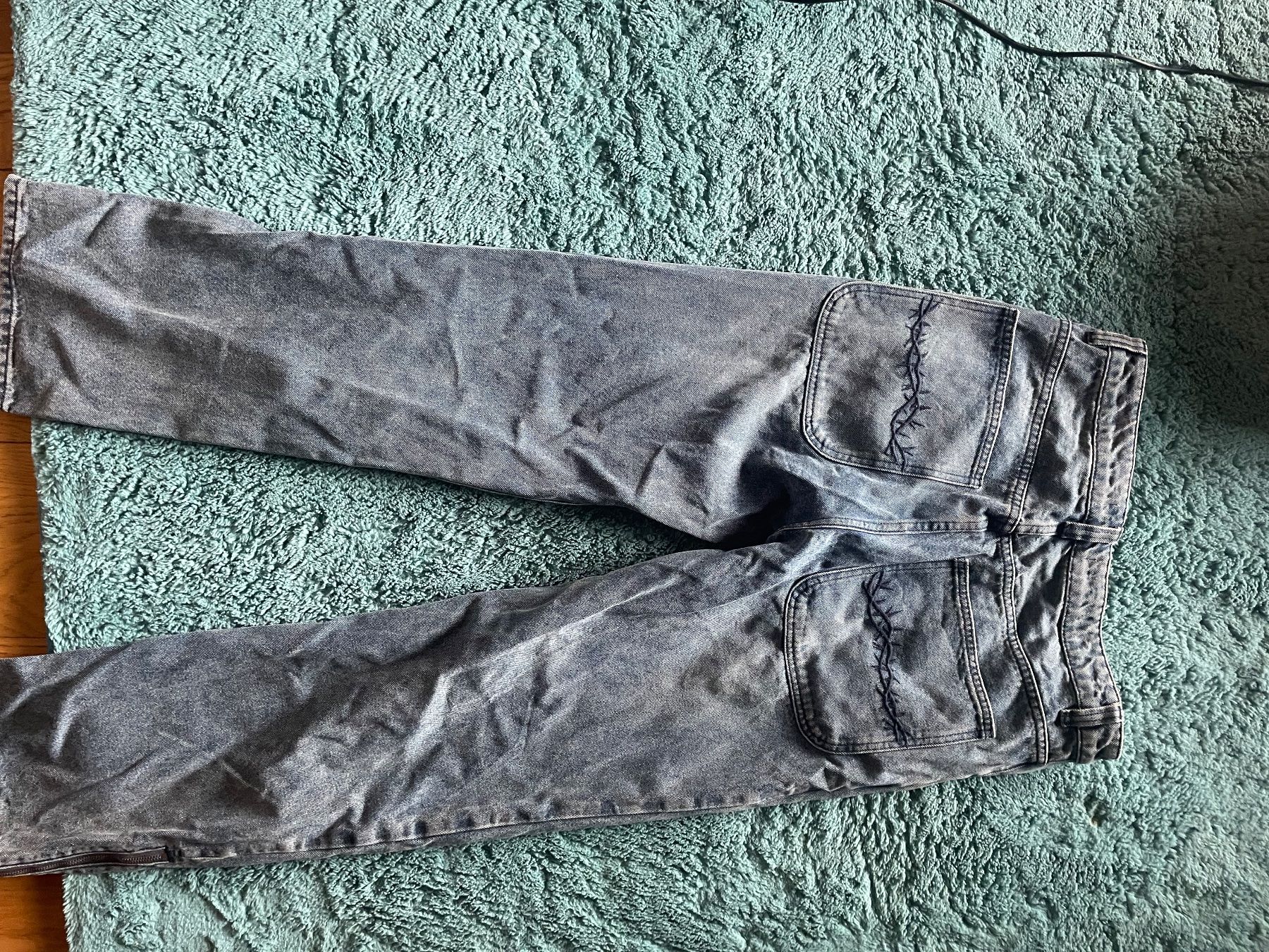 Jeans: Jeans supercrew taille 33 – Gebraucht aus Monts-de-Corsier von mol_tf27 1
