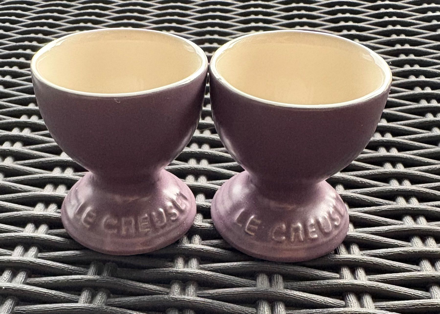 Le Creuset Altre Stoviglie: Le Creuser Eierbecher Set von 2 Lila – Nuovo (secondo la descrizione) da Bassersdorf venduto da rek_x2gl 1