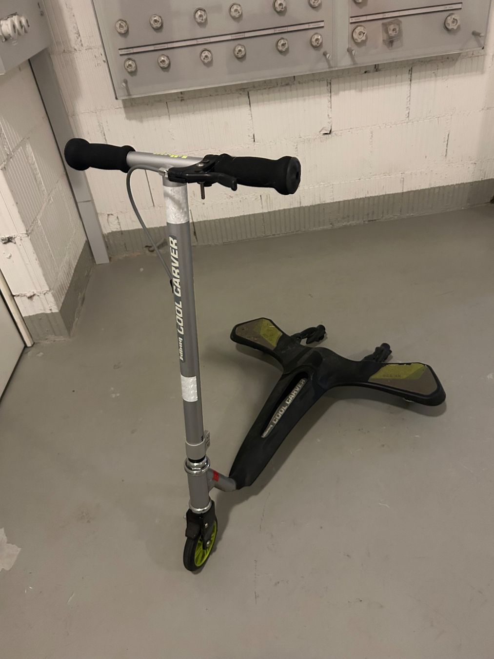 Veicoli per bambini: Cool Carver Trottinett Kinder – Usato da Wabern venduto da belka72