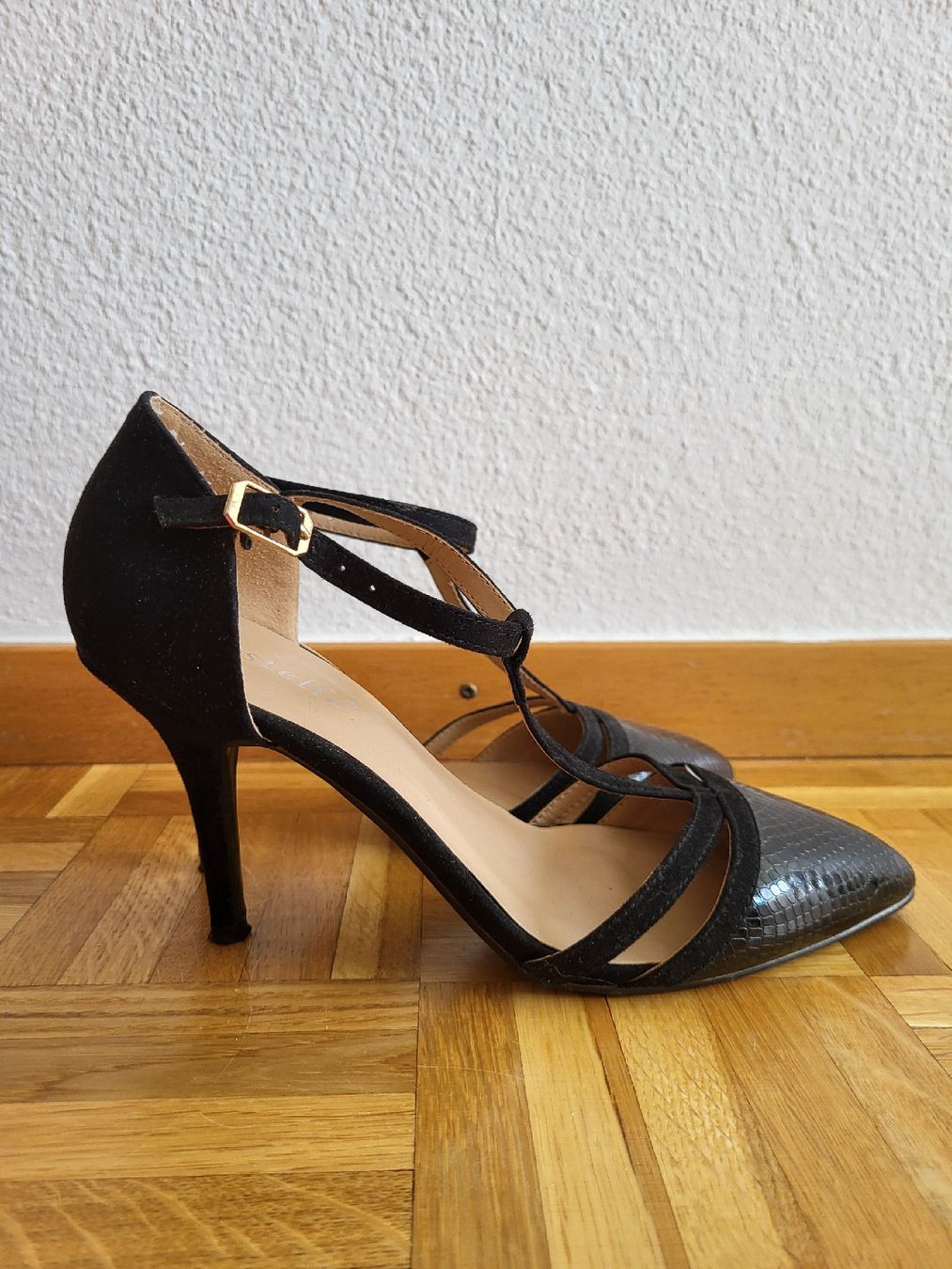 Scarpe da donna: Schwarze elegante Schuhe – Nuovo (secondo la descrizione) da Pully venduto da MiaJune 1
