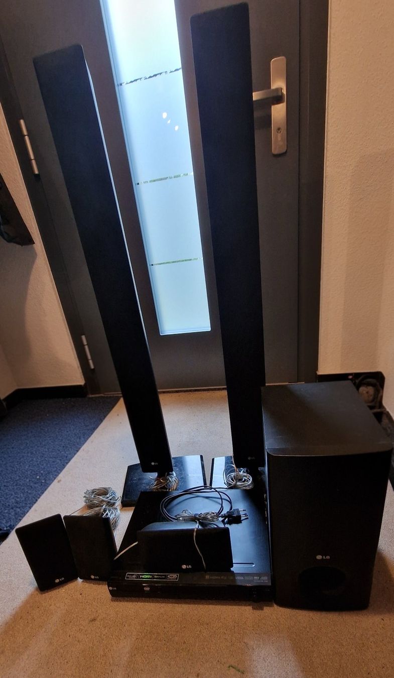 LG Heimkino: LG Heimkino System - Top Zustand – Gebraucht aus Wölflinswil von sch_f6kk