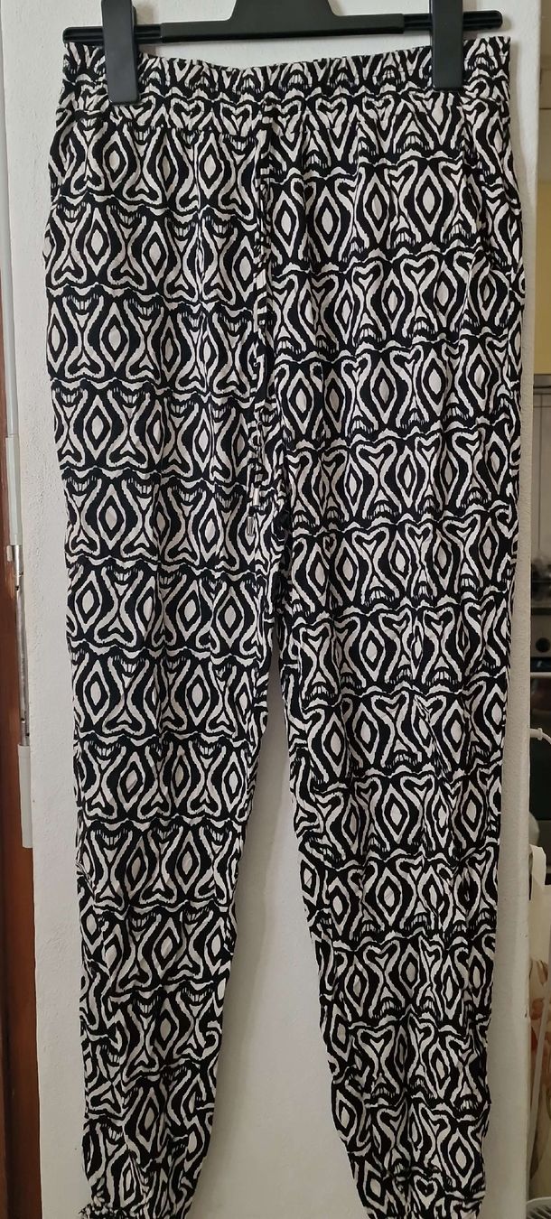 Pantaloni: Hose mit Muster Grösse M, Chicorée – Nuovo (secondo la descrizione) da Romanshorn venduto da REALJessiB