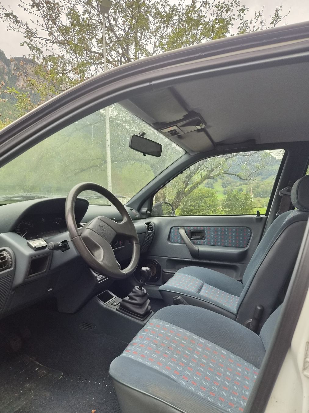 Renault Automobili: Renault Clio 1.4  – Difettoso da Näfels venduto da Aa0123 6