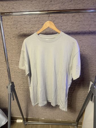 T-shirt gris coupe large  bon état