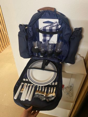 Picknick Rucksack blau mit Geschirr Set neuwertig