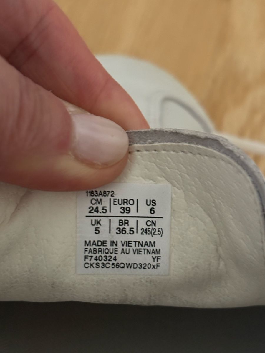 Onitsuka Damenschuhe: Onitsuka Tiger beige 39 wie Neu – Neu (gemäss Beschreibung) aus Fribourg von dafral 2