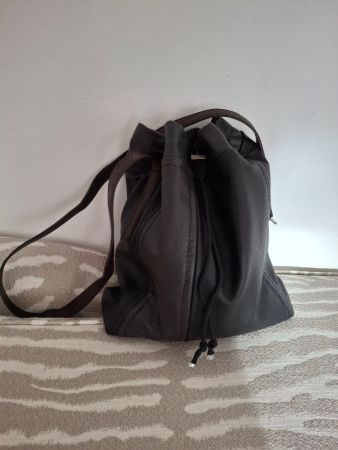 Schicke schwarze Ledertasche Umhängetasche Beuteltasche