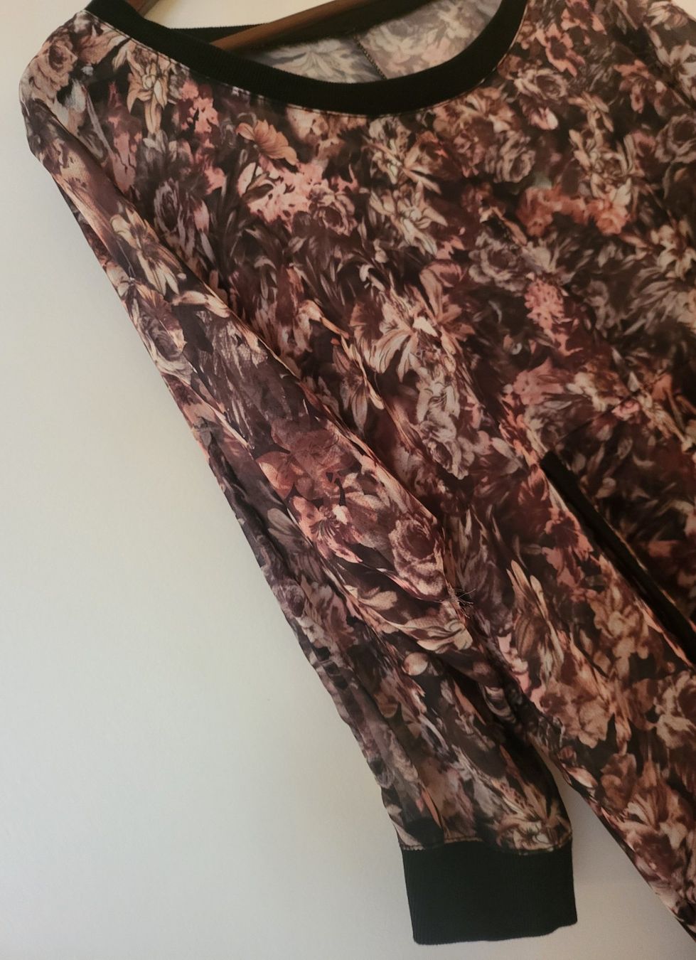 Camicette: Schöne Vintage Bluse – Usato da Basel venduto da sci_67ms 5