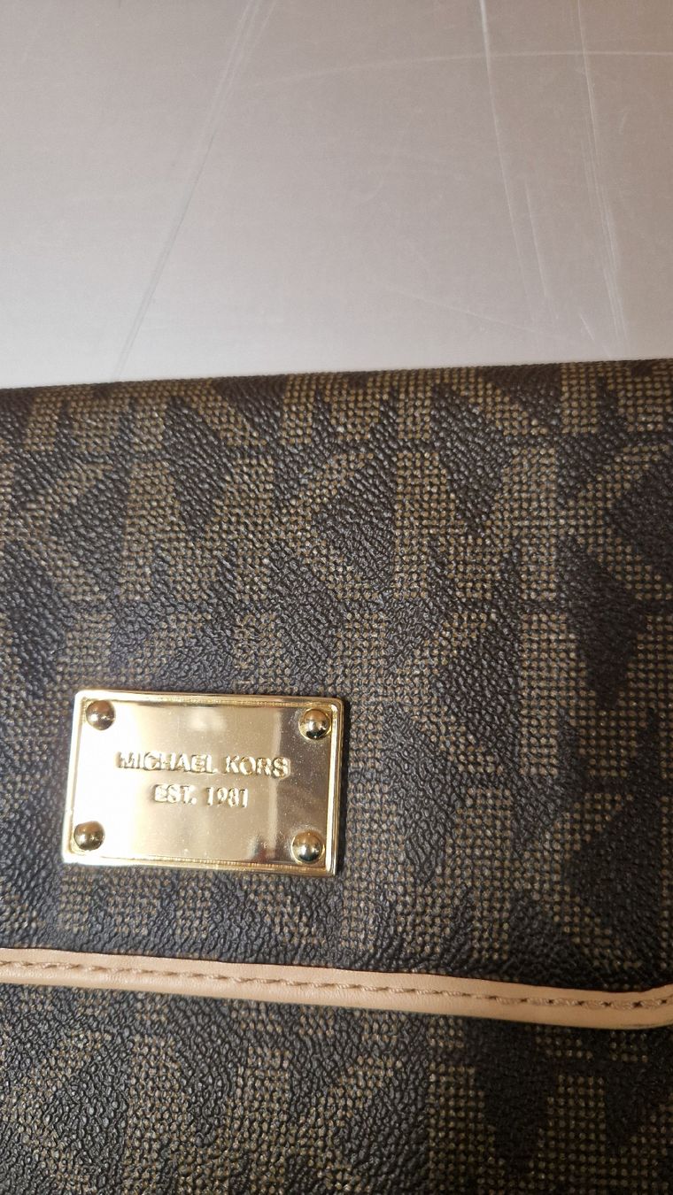 Michael Kors Borse: Michael Kors IPad Sleeve – Usato da Wallisellen venduto da jazie_11 1