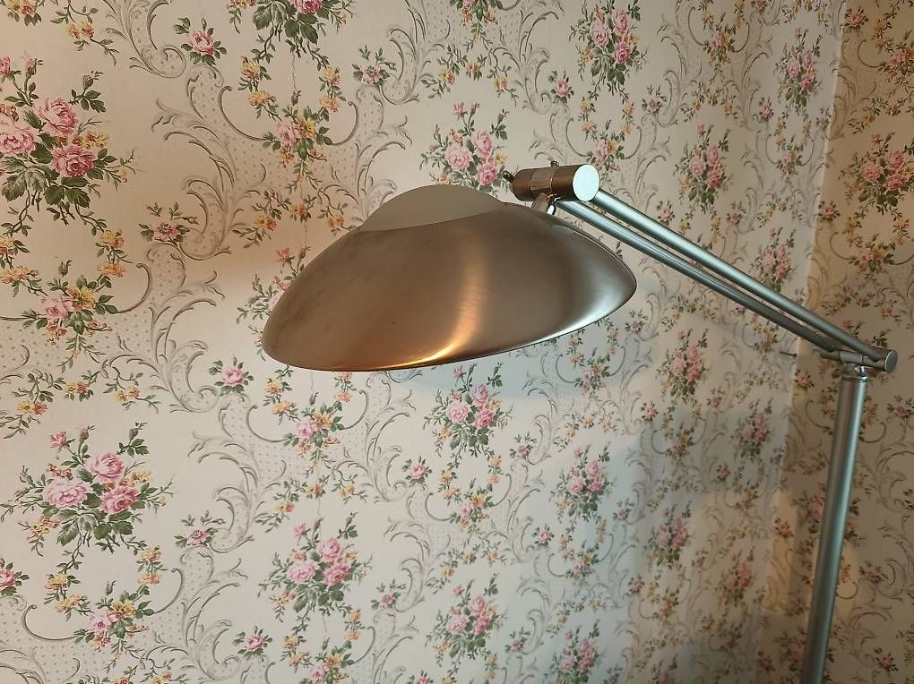 Bureaux: Glaspult drehbar inkl. Lampe – D'occasion à Münchwilen TG par SeHuDoHu 4