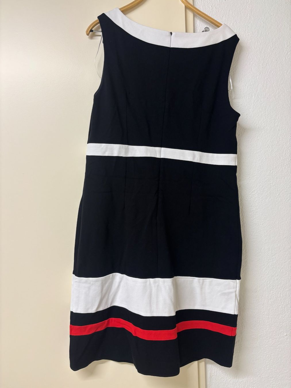 Comma Robes: comma  Damen elegante Kleid  Gr. 44 – D'occasion à Wallisellen par ASZT 1