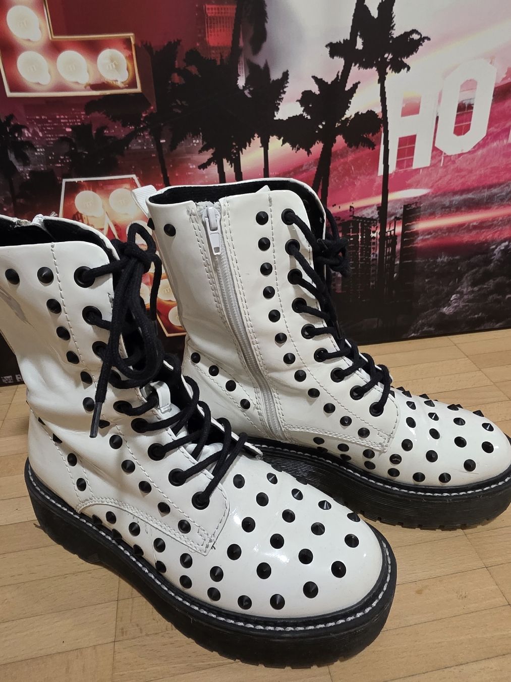 Scarpe da donna: Stiefel Grösse 37 mit Nieten – Usato da St. Gallen venduto da Shelly__x3 1