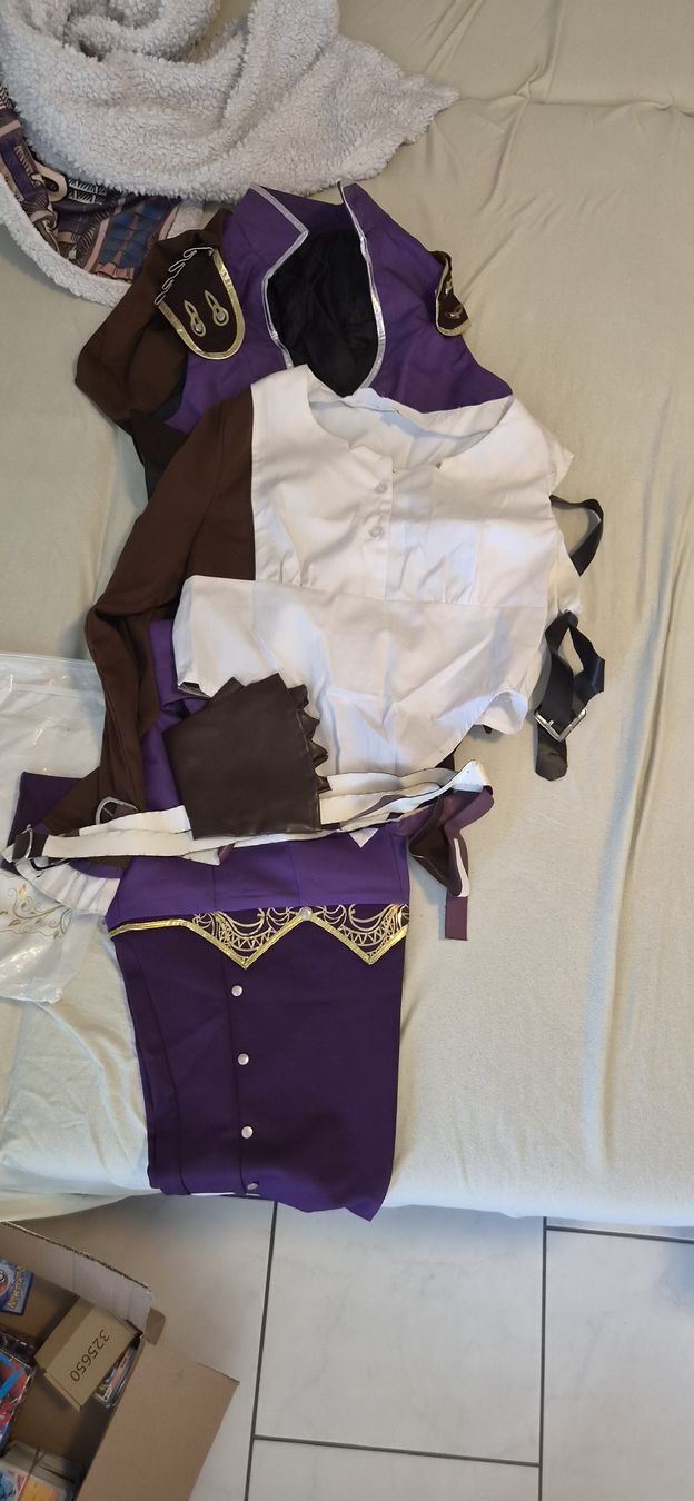Kostüme: Caitly Cosplay L with Wig – Gebraucht aus Gossau SG von Zwillingscos