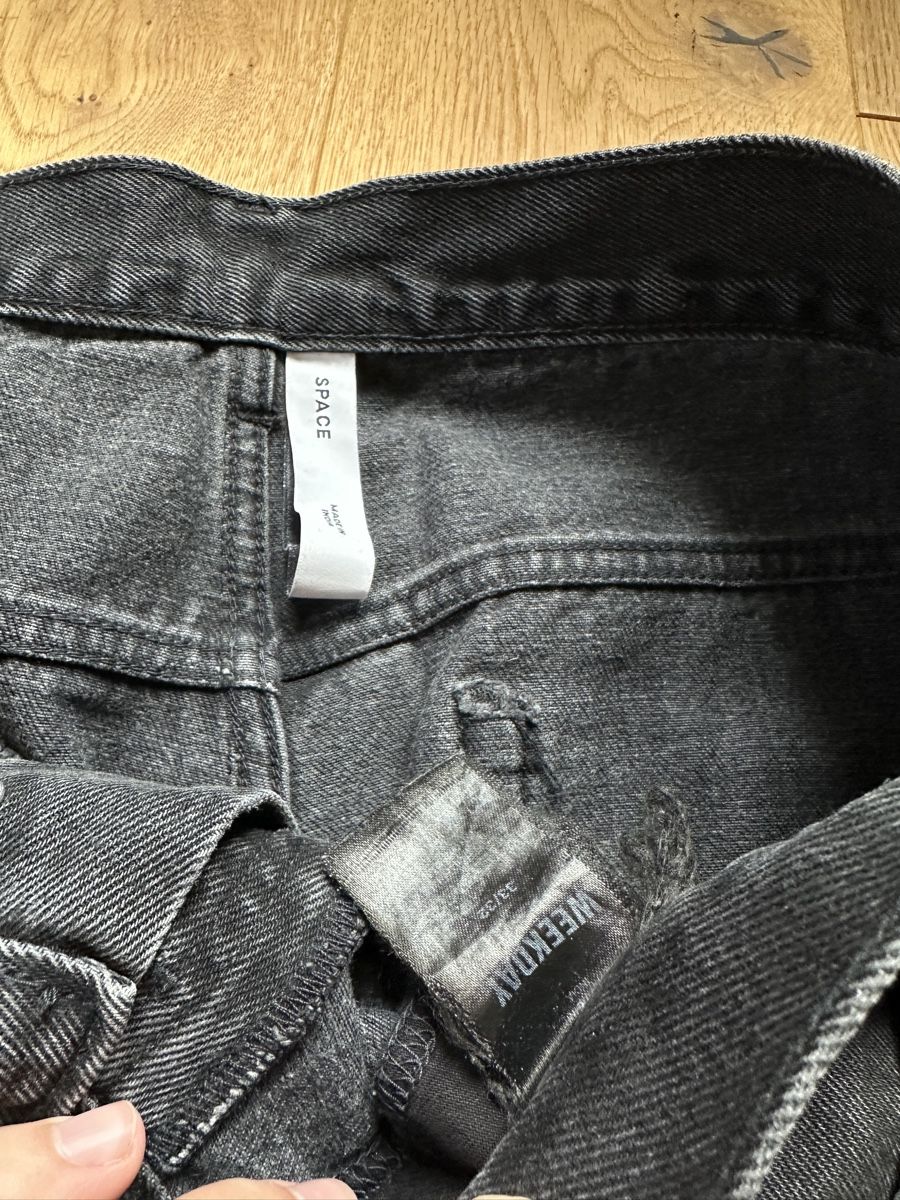Weekday Jeans: Weekday Space Jeans – D'occasion à Düdingen par kleidungsmarktplatz 1