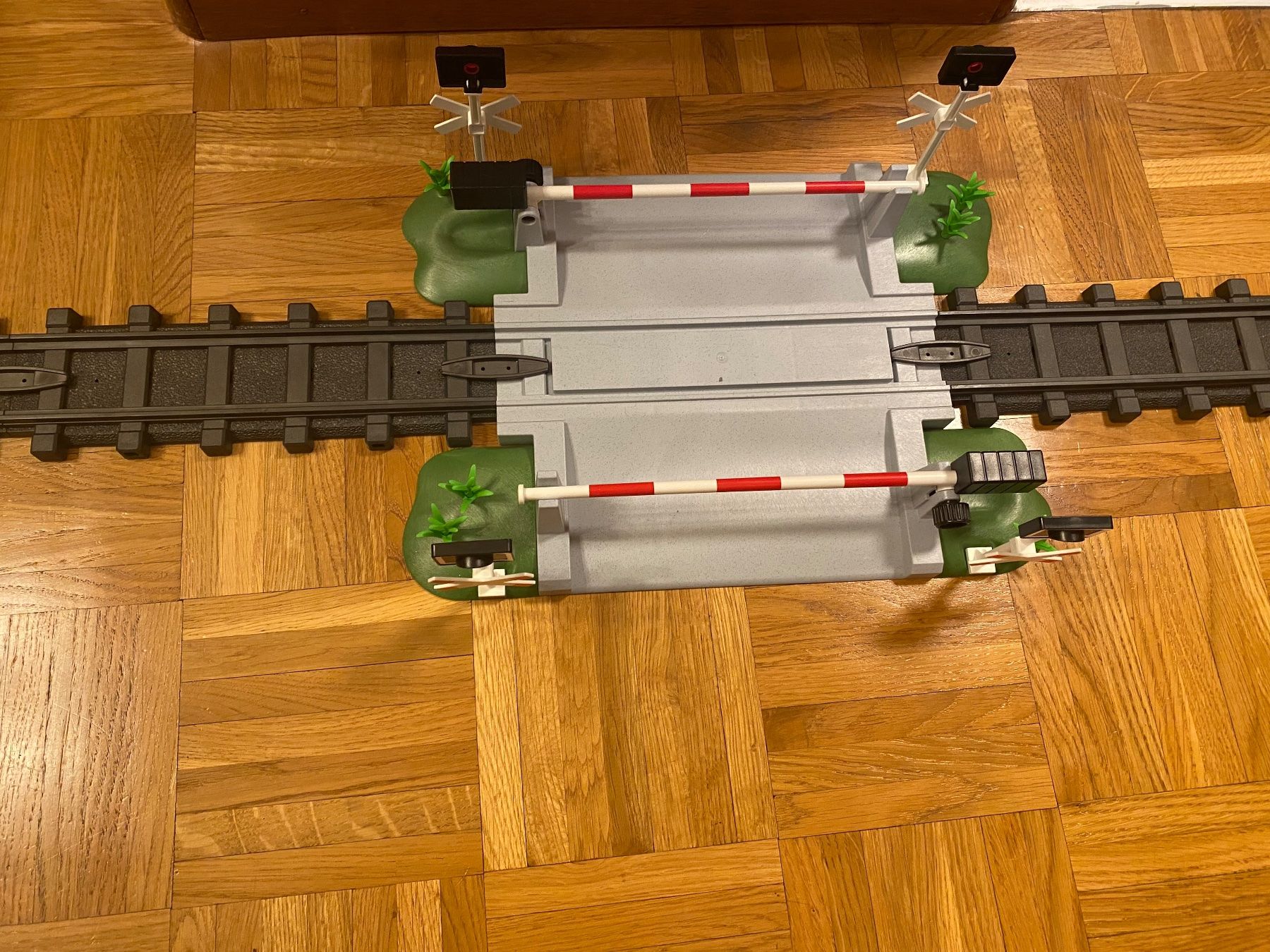 Playmobil Giocattoli: Playmobil 6341 - Passage à niveau – Usato da Vevey venduto da jsmclement 3
