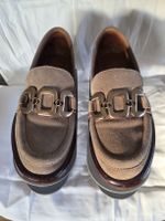 Mocassins en daim camel avec chaîne dorée - Taille 39