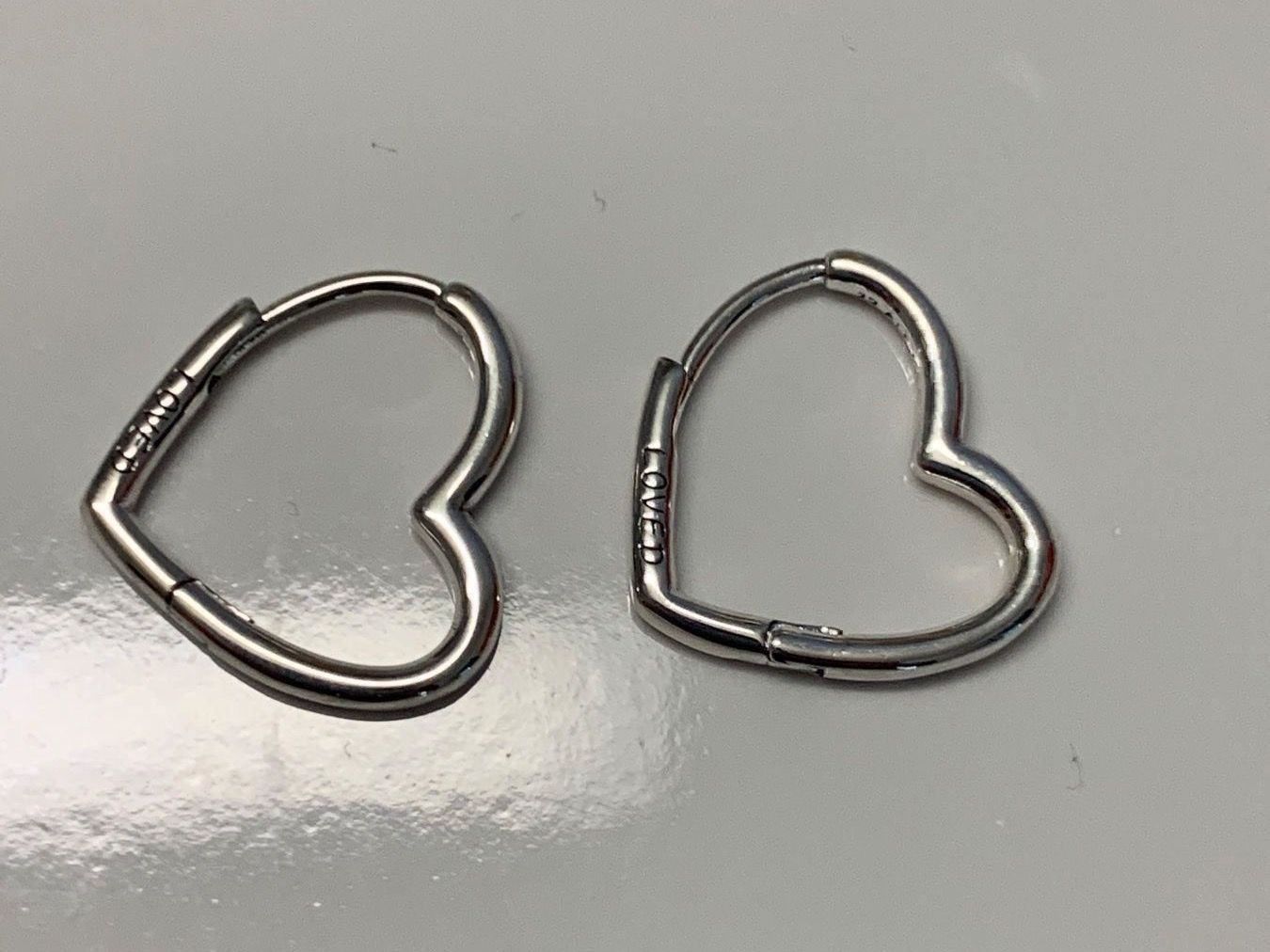 Orecchini pendenti & Orecchini a lobo: Sterlingsilber-Herzkreolen – Nuovo (secondo la descrizione) da Birmenstorf AG venduto da BMW.M5 3