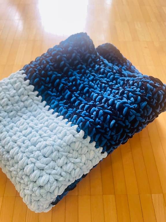 Coperte: Babydecke selbst gehäkelt  – Usato da Binningen venduto da SimoneMinimalism 2