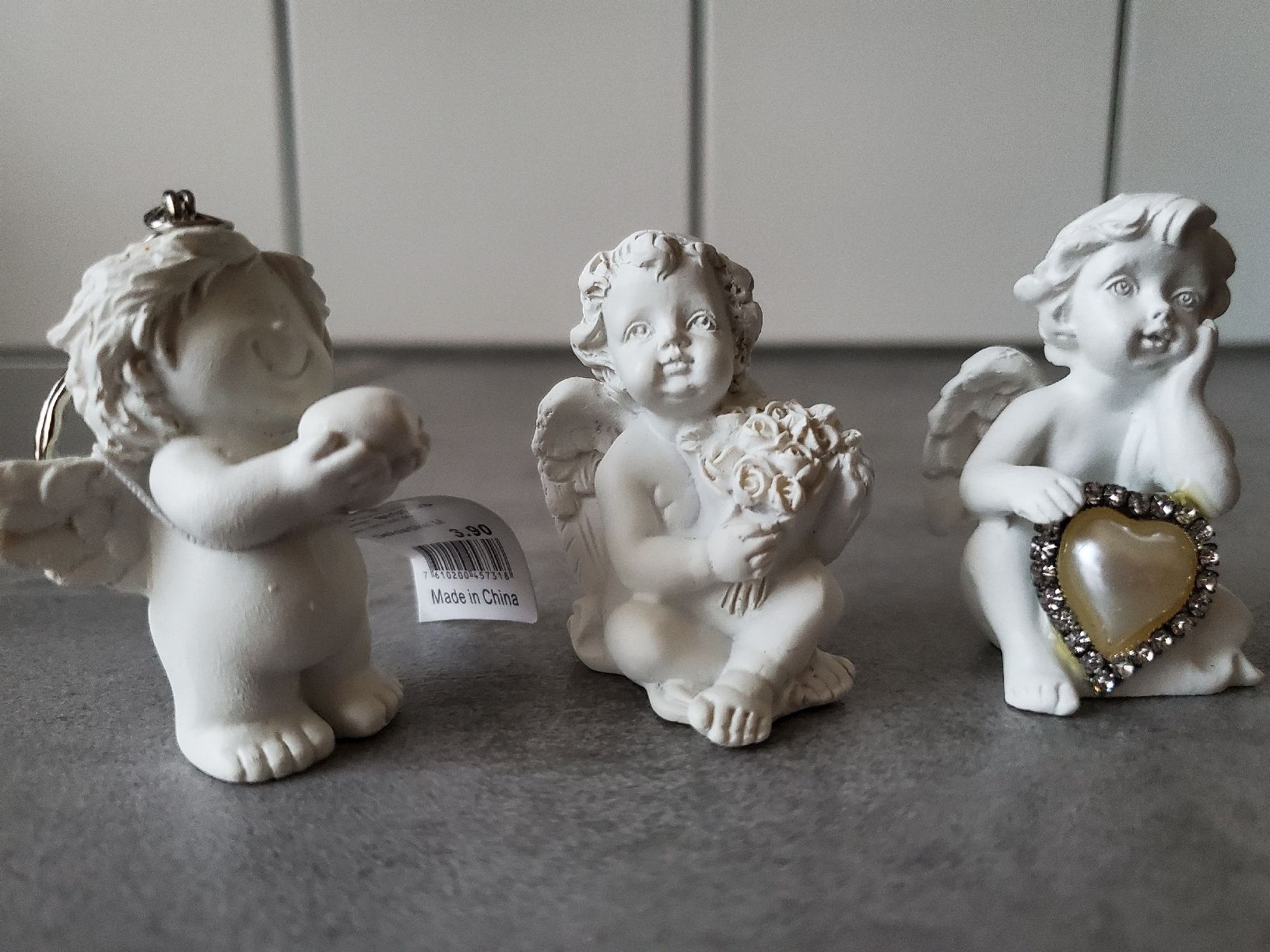 Migros Tutte le decorazioni: 3 Engel Dekofiguren Weiss neuwertig. Polyresin – Nuovo e nell'imballaggio originale da Wetzikon ZH venduto da Wetzicardo25 4