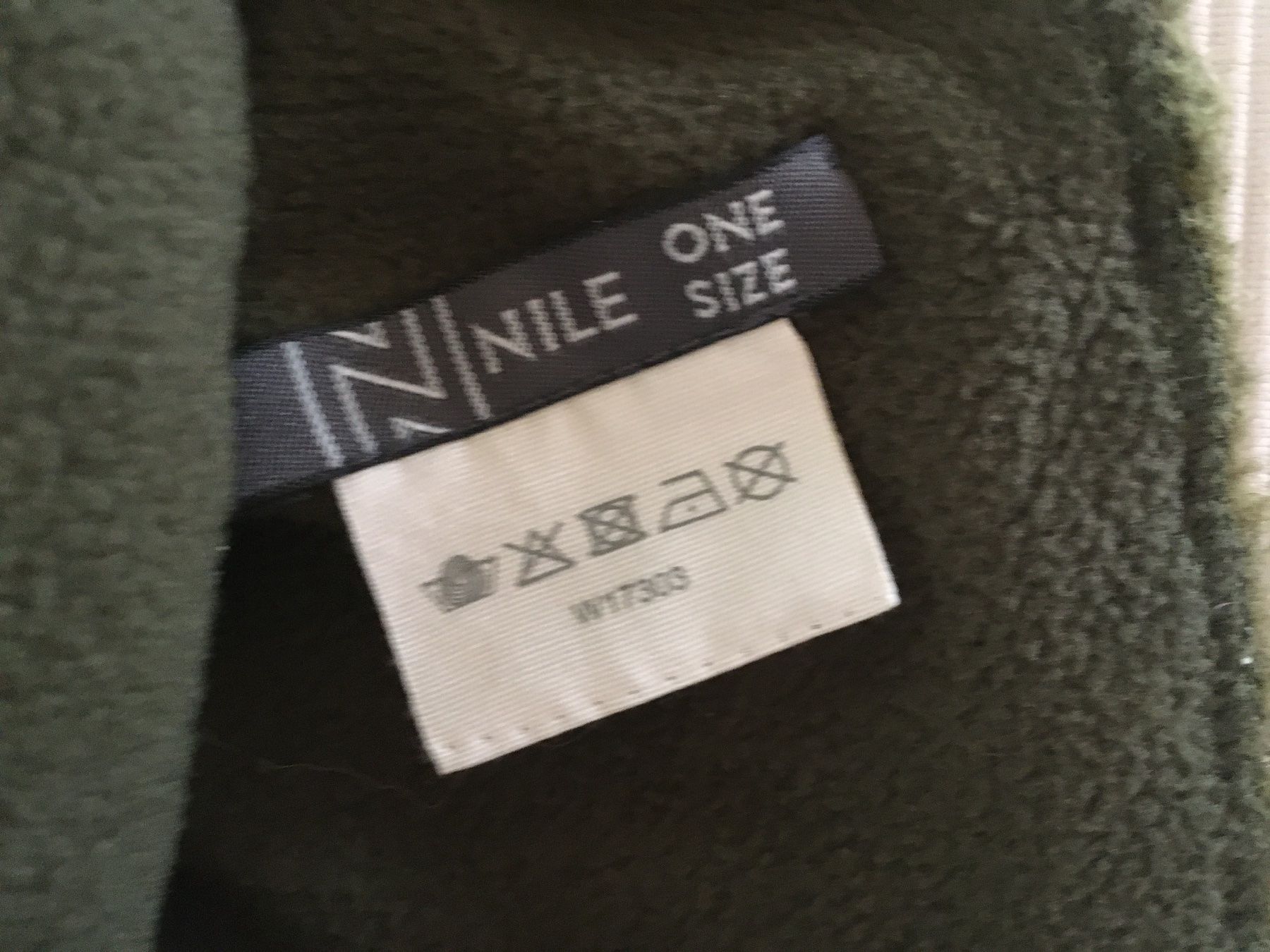 Nile Copricapi, berretti & cappellini: Set NILE Strickloop und Mütze – Usato da Muotathal venduto da robin40 5