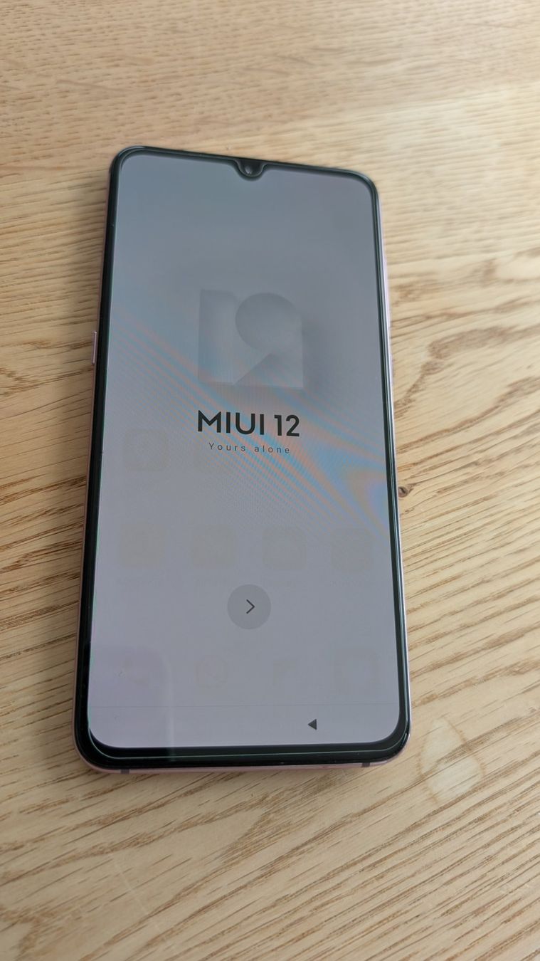Xiaomi Portables: Xiaomi Mi 9 64GB Violett – D'occasion à Habsburg par Matrix85