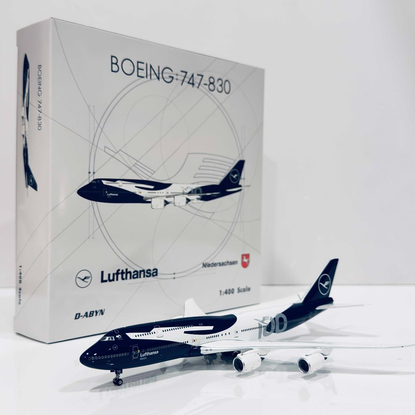 Lufthansa Kits de montage: B747-830 LUFTHANSA – Neuf avec emballage d'origine à Morges par iljamuromez 1