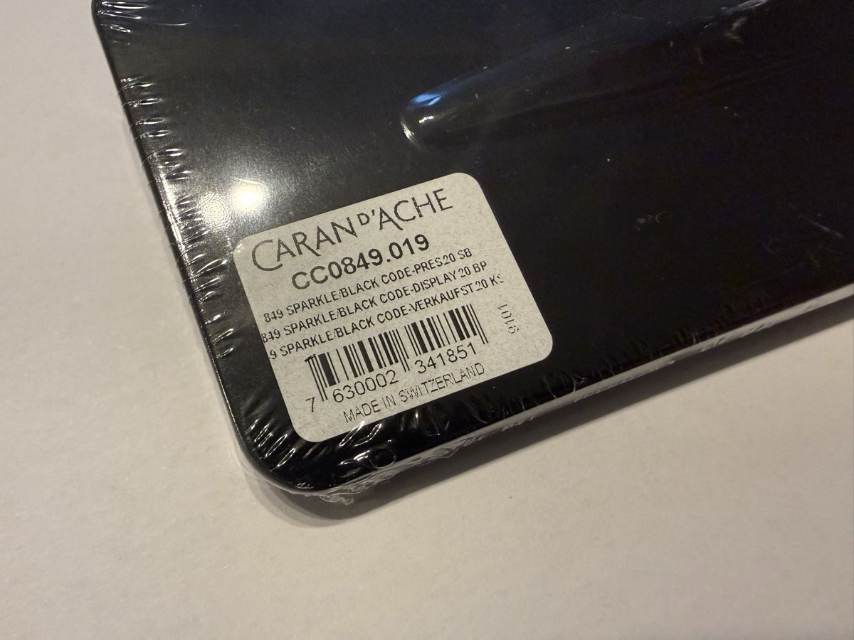 Caran D'Ache Penna & Evidenziatori: Caran d’Ache 849 Black Code – Nuovo e nell'imballaggio originale da Schlatt TG venduto da sim_w5b6 1