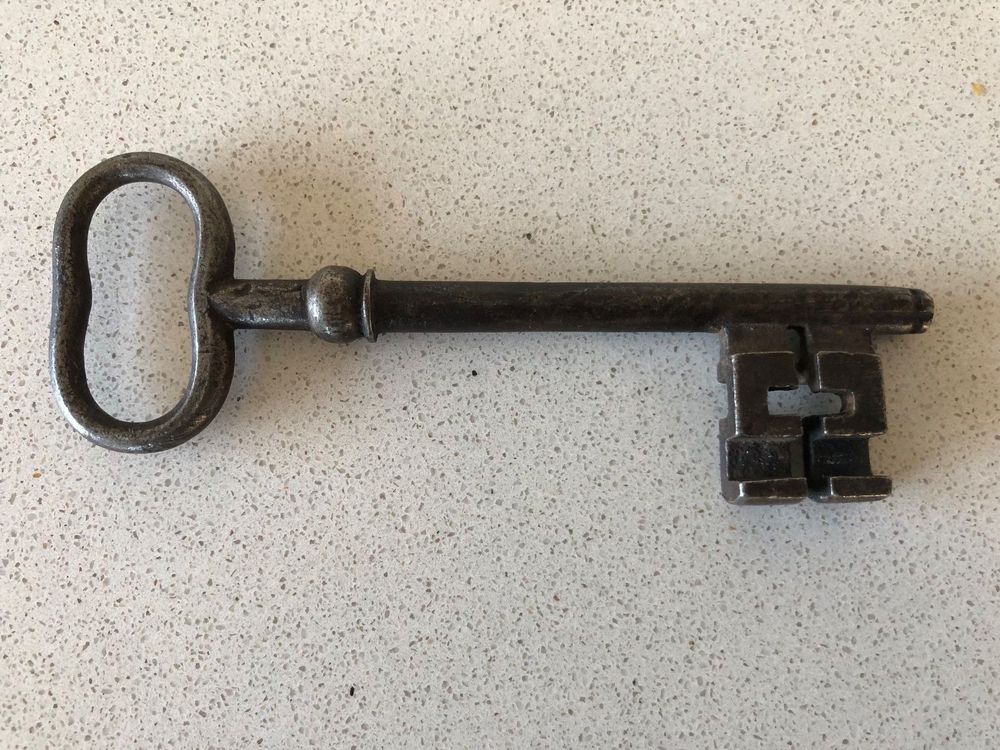antiker Schlüssel gross