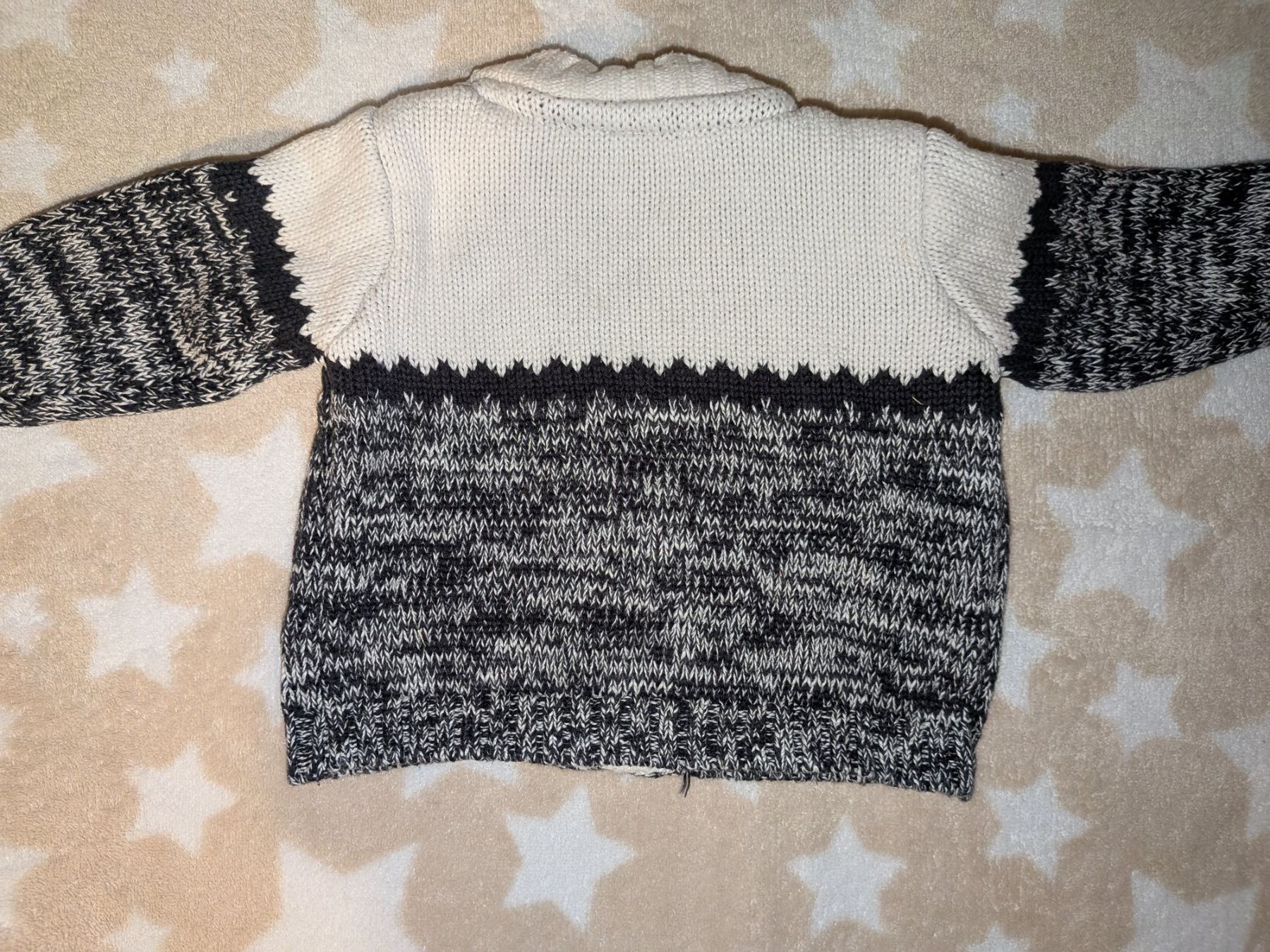 Carter's Pullover & Sweatshirts: Strickjacke Carter's Grösse 3 M – Gebraucht aus Pfaffhausen von ZwergeUndMehr 3
