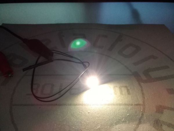 Componenti elettronici: LED SMD 3528 warmweiss, 12V verkabelt – Nuovo (secondo la descrizione) da Luzern venduto da Salefactory
