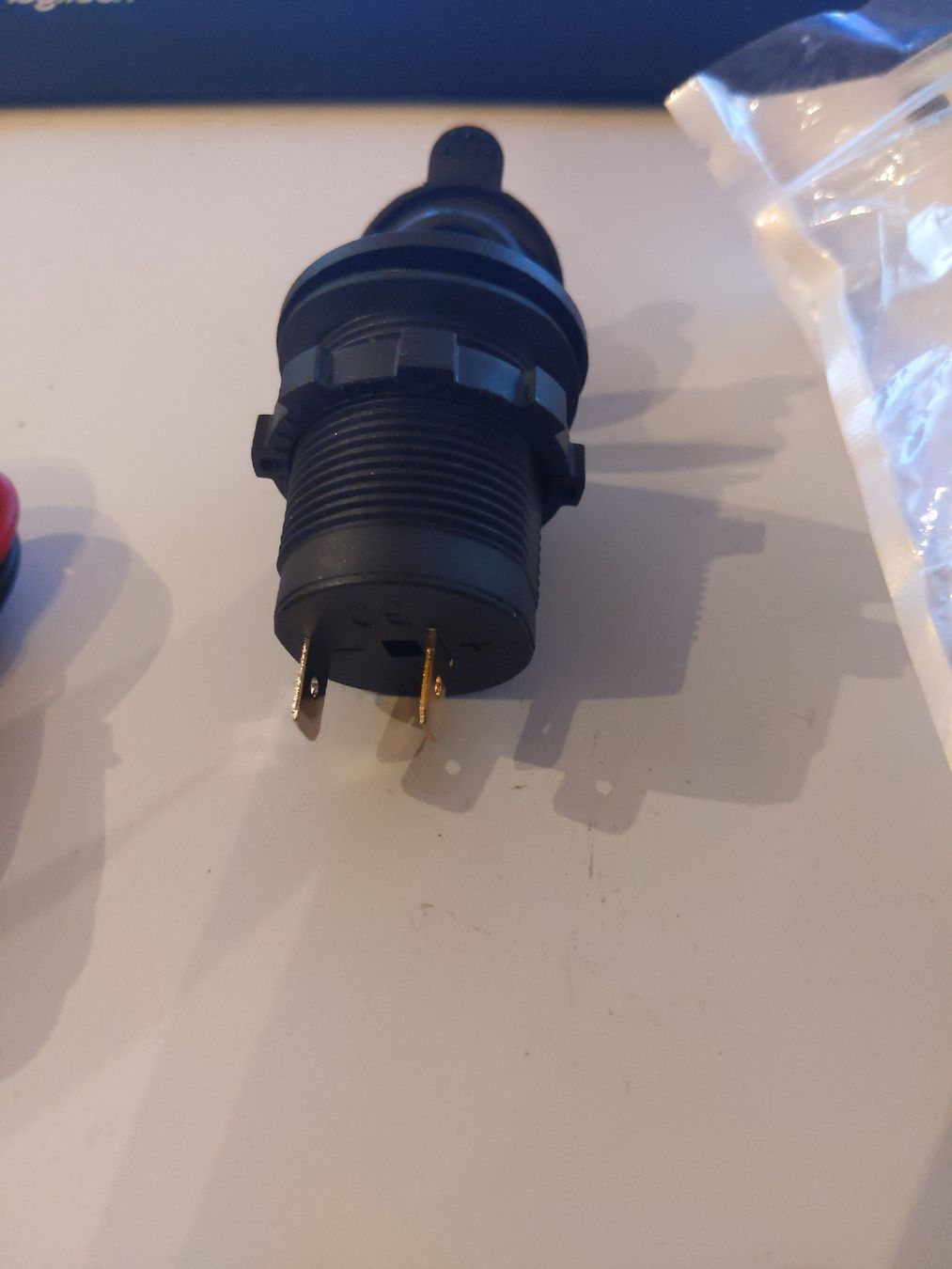 Tutti pezzi di ricambio auto: allume-cigare 12 24 volts – Nuovo e nell'imballaggio originale da WINTERTHUR venduto da judas19 1