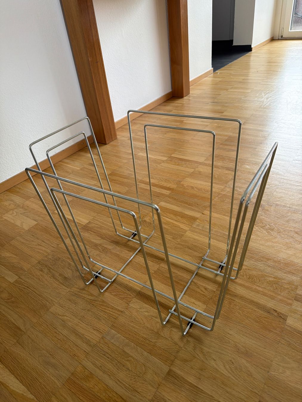 Altro per la casa: Papier- & Zeitungssammler Metall Chrom – Usato da Muttenz venduto da rabo07 1