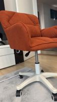 Gemütliche Drehstuhl in Orange zu verkaufen! (Für Kinder)