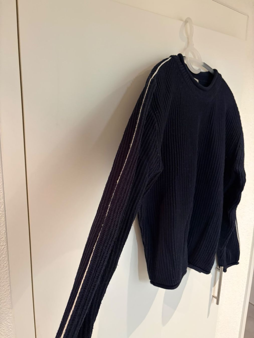 Maglioni & Felpe: Pullover Miller dunkelblau gerippt gebrauchter Zustand – Usato da Dielsdorf venduto da Anthony111 4