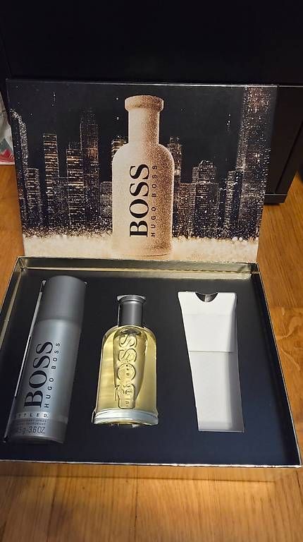 Parfums & Eau de Toilette: Boss Bottled EdT 100ml & Deo – Neuf avec emballage d'origine à Therwil par Catsathome