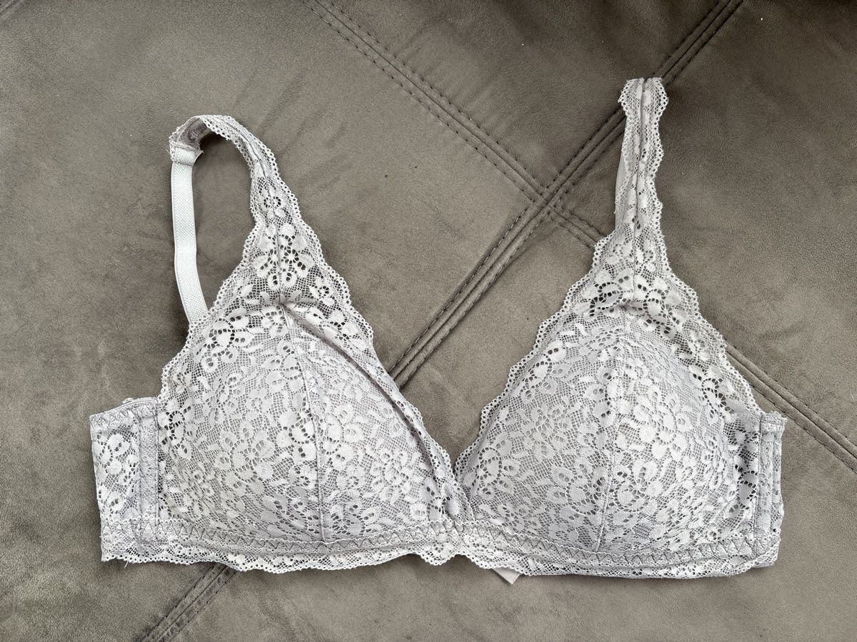 Tezenis Altra biancheria intima: Spitzen-BH von Tezenis, hellviolett, Grösse 80C – Usato da Zwillikon venduto da Eni88