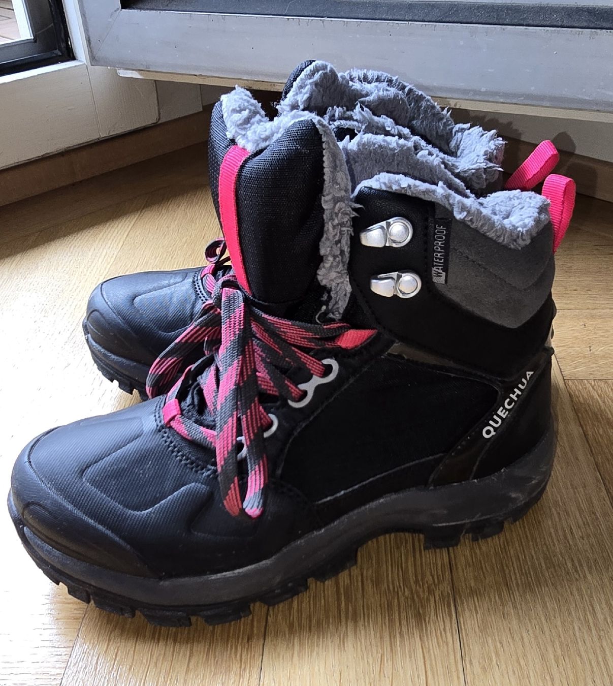 Damenschuhe: Chaussure de randonnée neuves imperméable fourrées T36 – Neu (gemäss Beschreibung) aus Genève von Saleena