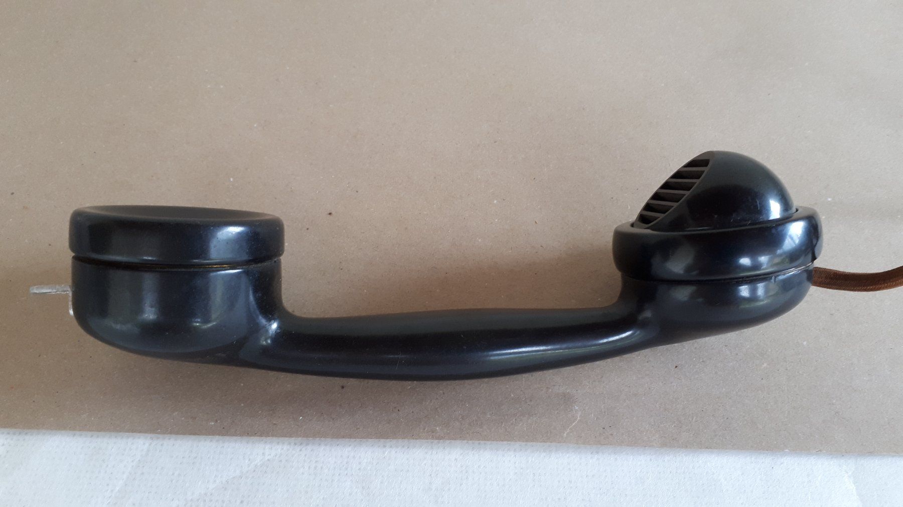 Telefone: 2 Antike Telefonhörer Bakelit / Metall – Gebraucht aus Madiswil von 20gls 1