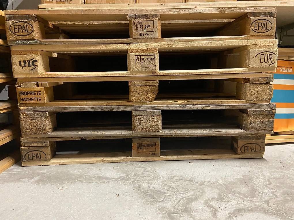Palettes: Paletten – D'occasion à Wetzikon ZH par asturzenegger95 2