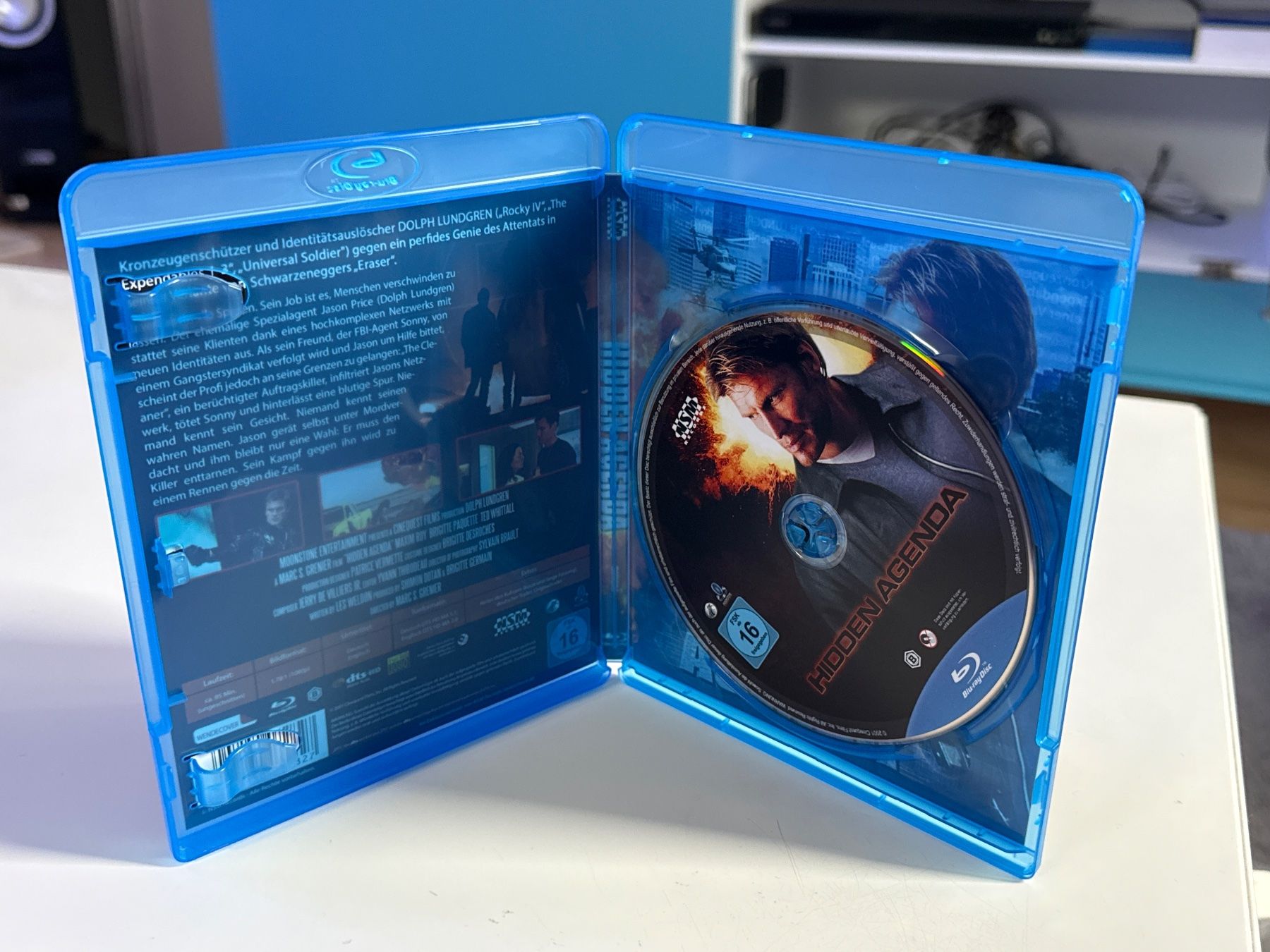 Tutti i DVDs: Hidden Agenda Blu-ray – Nuovo (secondo la descrizione) da Allschwil venduto da meeresperle78 2