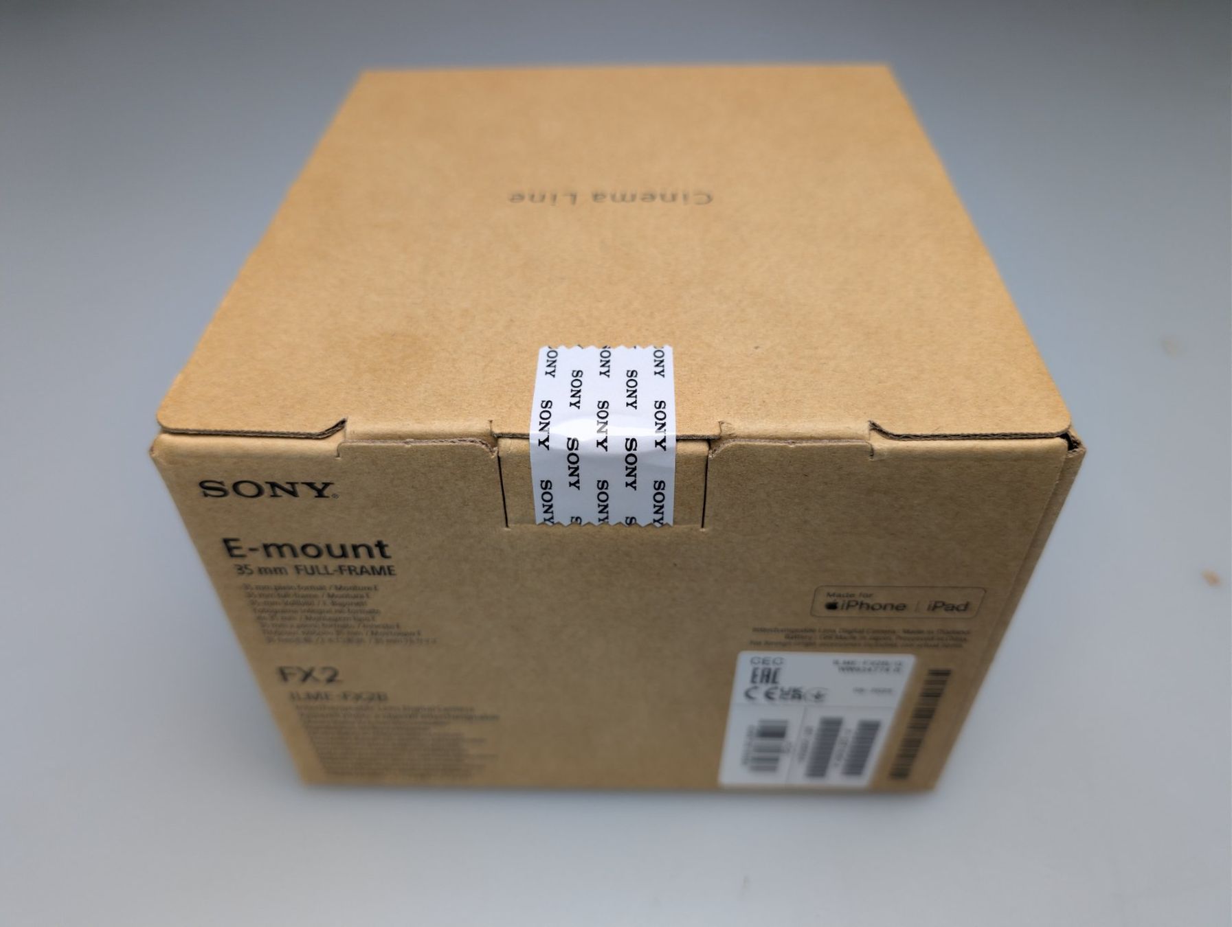 Sony Camcorder: Sony Cinema Line ILME-FX2 Body – Neu und originalverpackt aus Ittigen von GRAPHICART