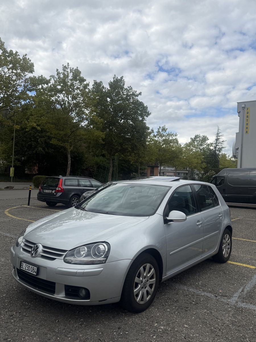 VW Autos: Golf 5  – D'occasion à Böckten par Ximiardita