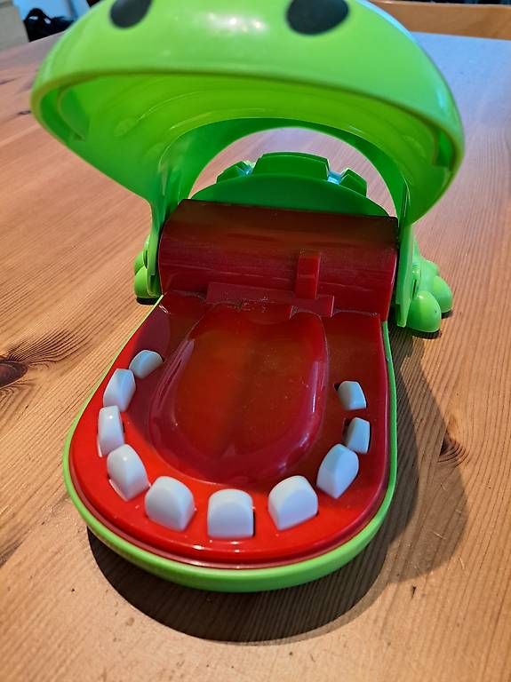 Giochi: Krokodil Spiel Zähne – Usato da Waltenschwil venduto da k-r-tuning
