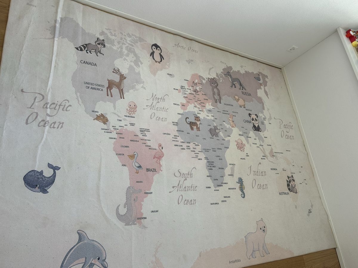 Tappeti: World Map Wall rug with Animals for Kids – Usato da Zürich venduto da mar_d7zz