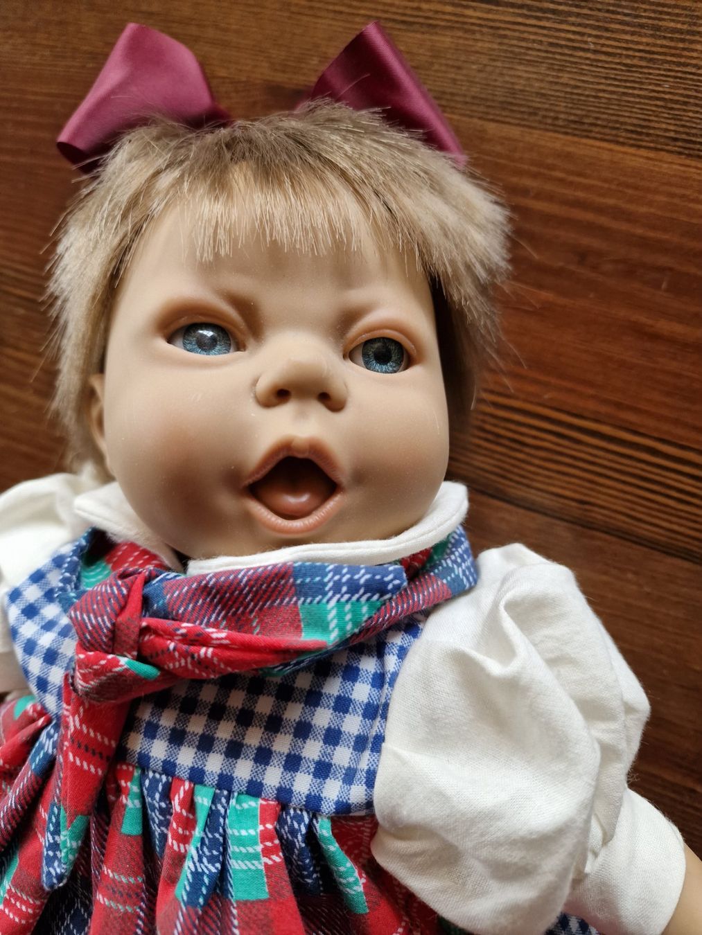 Bambole: Puppe  -  Mädchen mit grosser Haarschleife – Usato da Röthenbach i. E. venduto da Heureka5 2