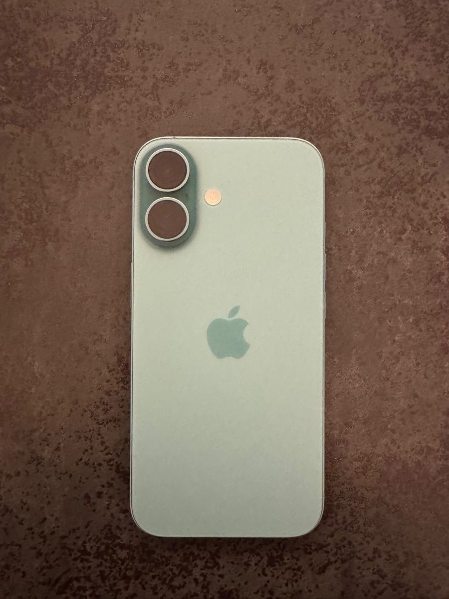 Apple Portables: Apple IPhone 16 128 GB  – D'occasion à Gentilino par ant_g5h9 2