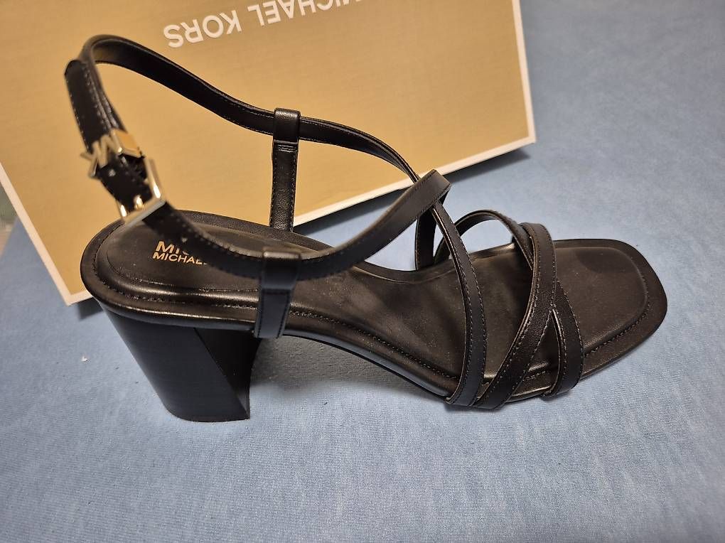 Michael Kors Damenschuhe: Michael Kors Sandalen – Gebraucht aus Hochdorf von Isa.9944