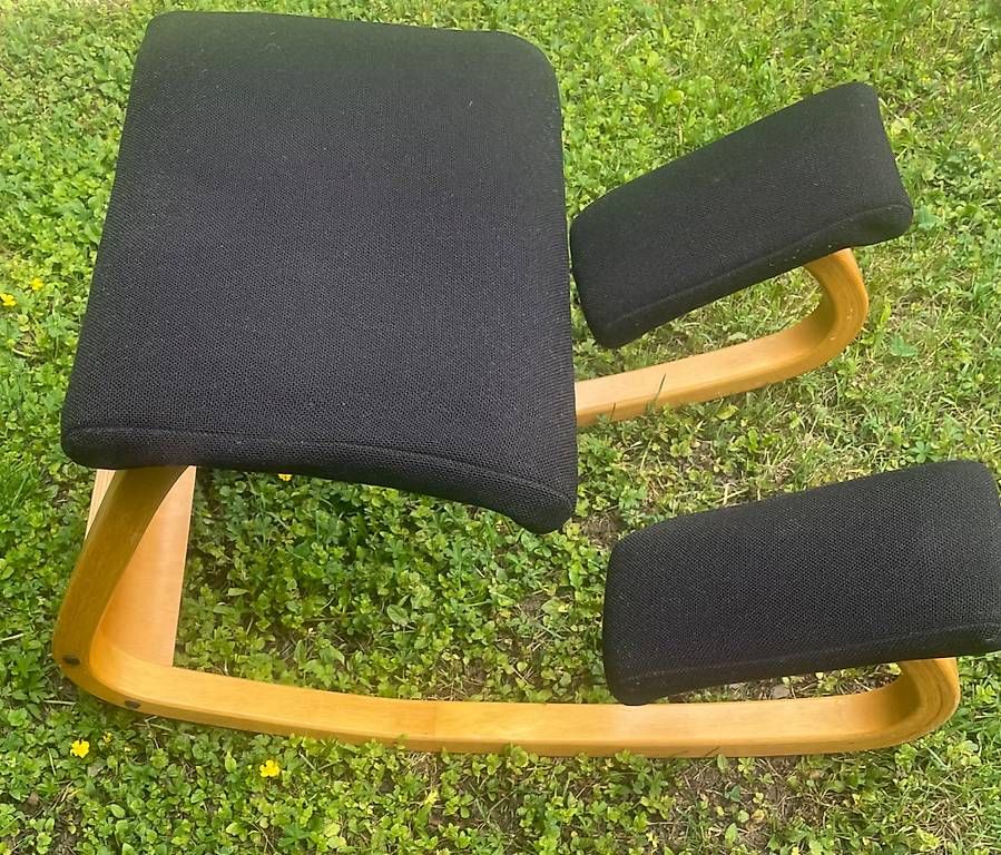 Stokke Sgabelli: Stokke Balans ergonomischer Stuhl – Usato da Zuerich venduto da poeteterli 1